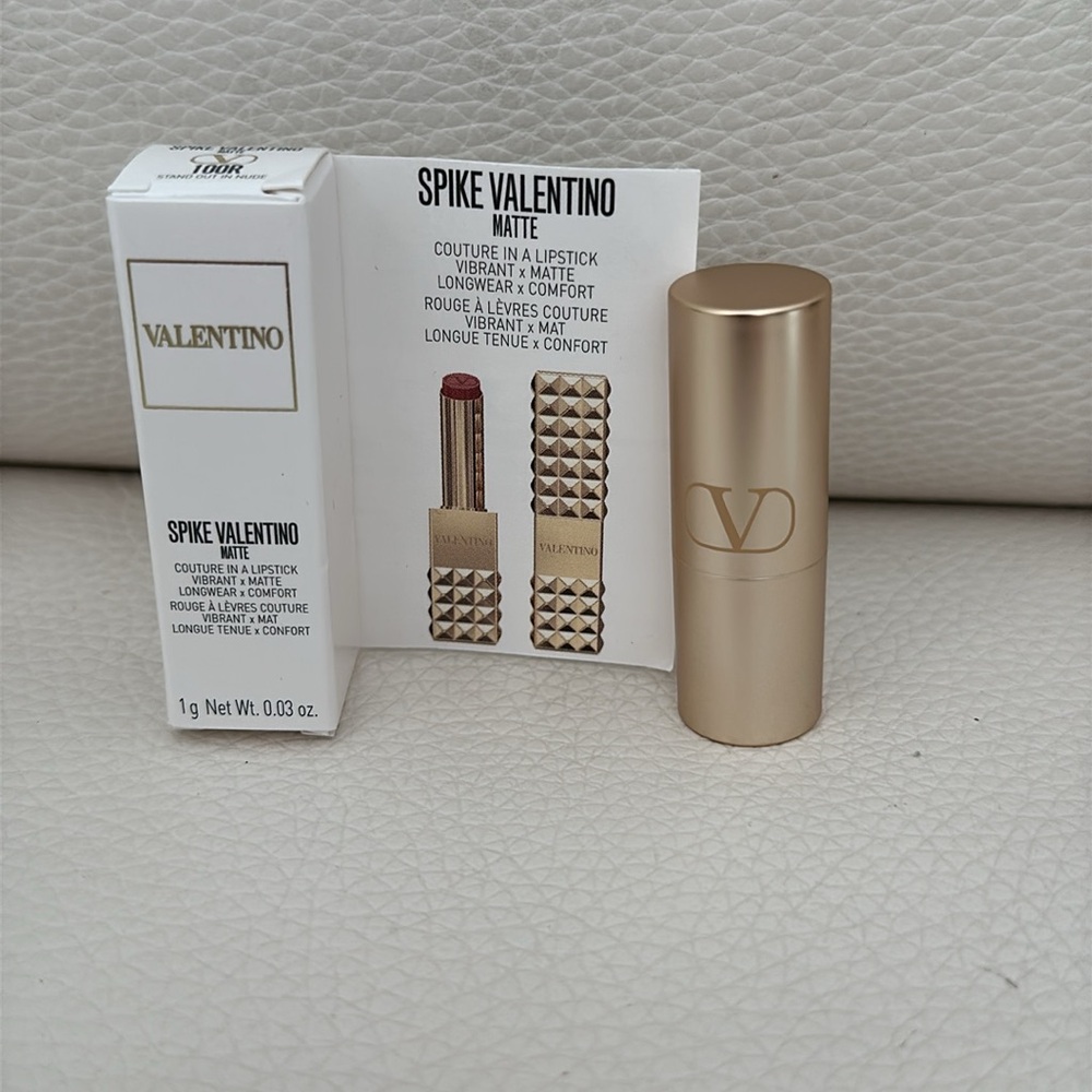 VALENTINO TRAVEL SIZE SPIKE VALENTINOMATTE COUTURE IN A LIPSTICK - Picture 2 of 5